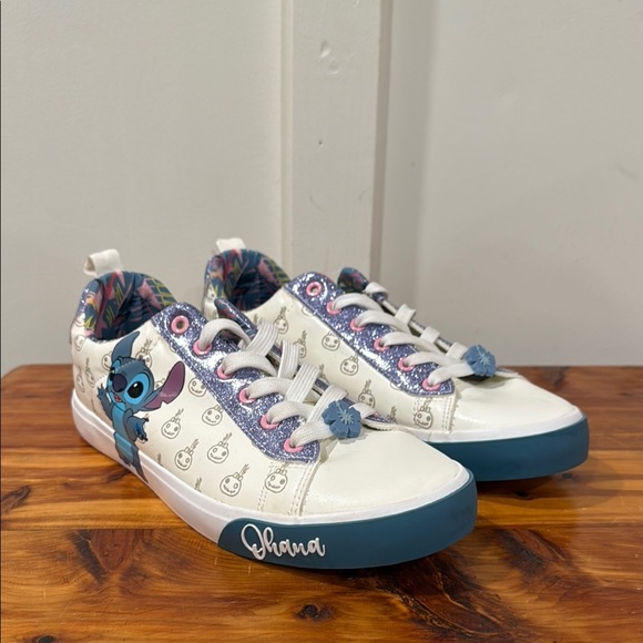 NWT Disney Stitch Women's Low Top Lace Up Sneakers - Picture 1 of 6